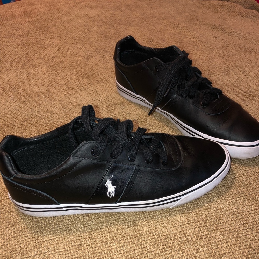 Tennis shoes.
